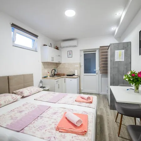 Budimcic トレビニエ